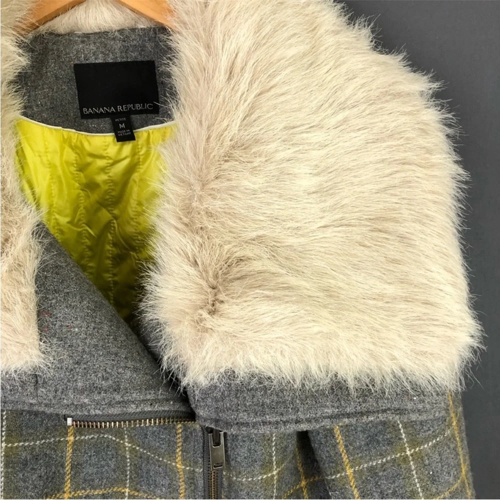 Banana Republic Gray Plaid Jacket with Faux Fur Collar | M Petite - Picture 2 of 15